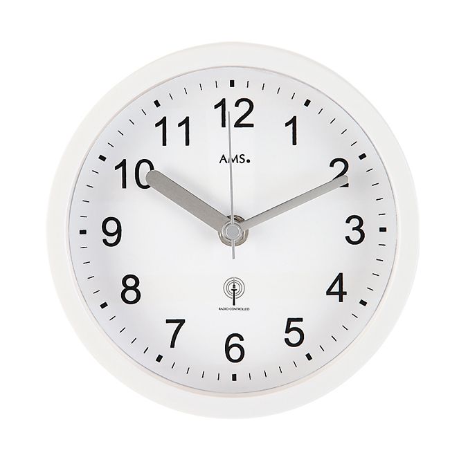 Horloge murale sans fil blanche avec cadran noir, aiguilles et façade en verre