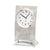 Horloge de table argent antique avec cadran rond, logo AMS, aiguilles noires, verre minéral