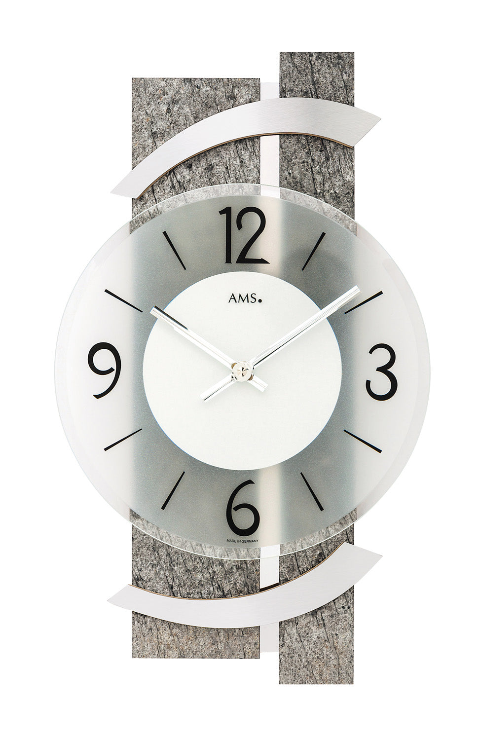 Horloge murale avec cadran rond, chiffres arabes 12, 3, 6, 9 et aiguilles fines