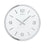 Horloge murale ronde avec cadran blanc, cadre argenté et chiffres index de 1 à 12.