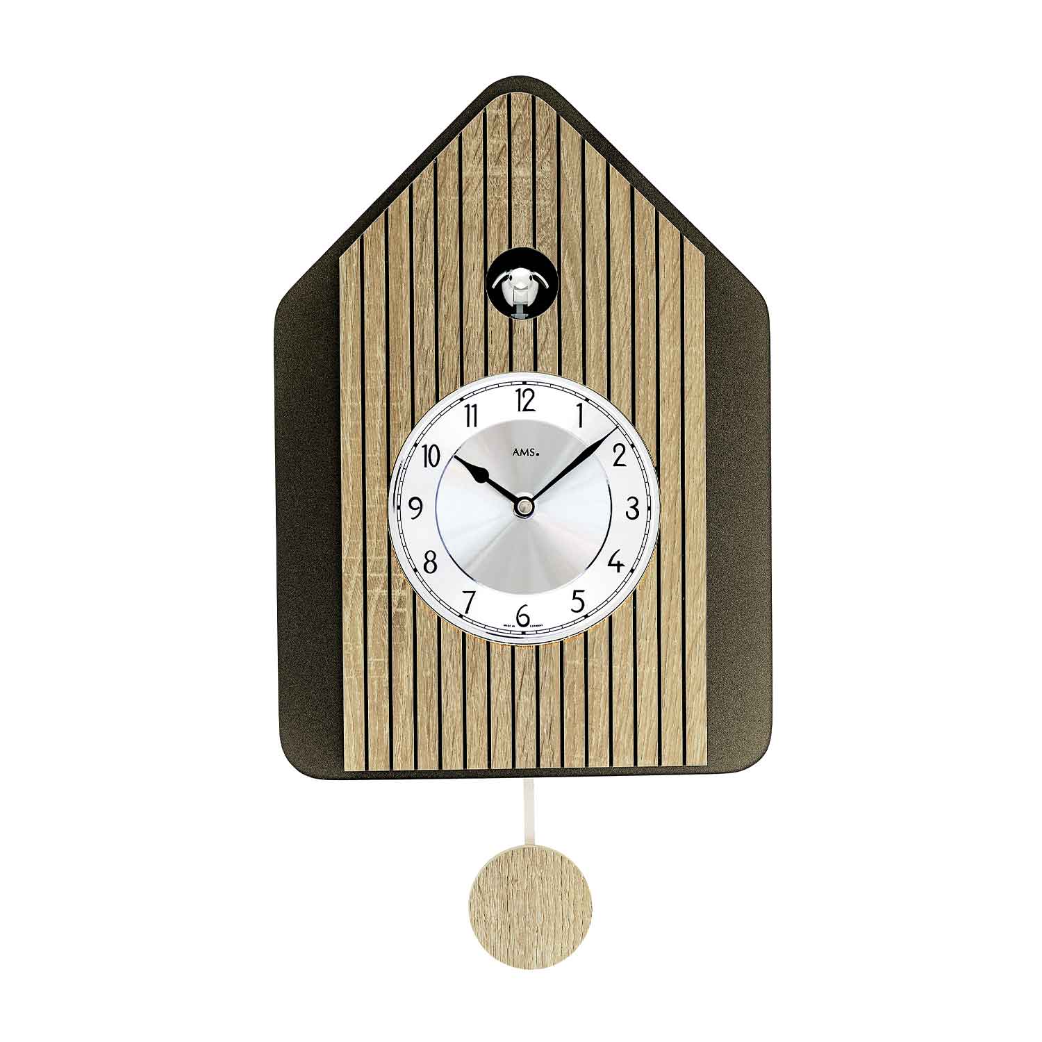 Horloge murale en forme de maison, aspect bois, cadran rond et balancier