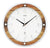 Horloge murale avec cadran blanc et cadre en bois marron, aiguilles argentées et chiffres arabes