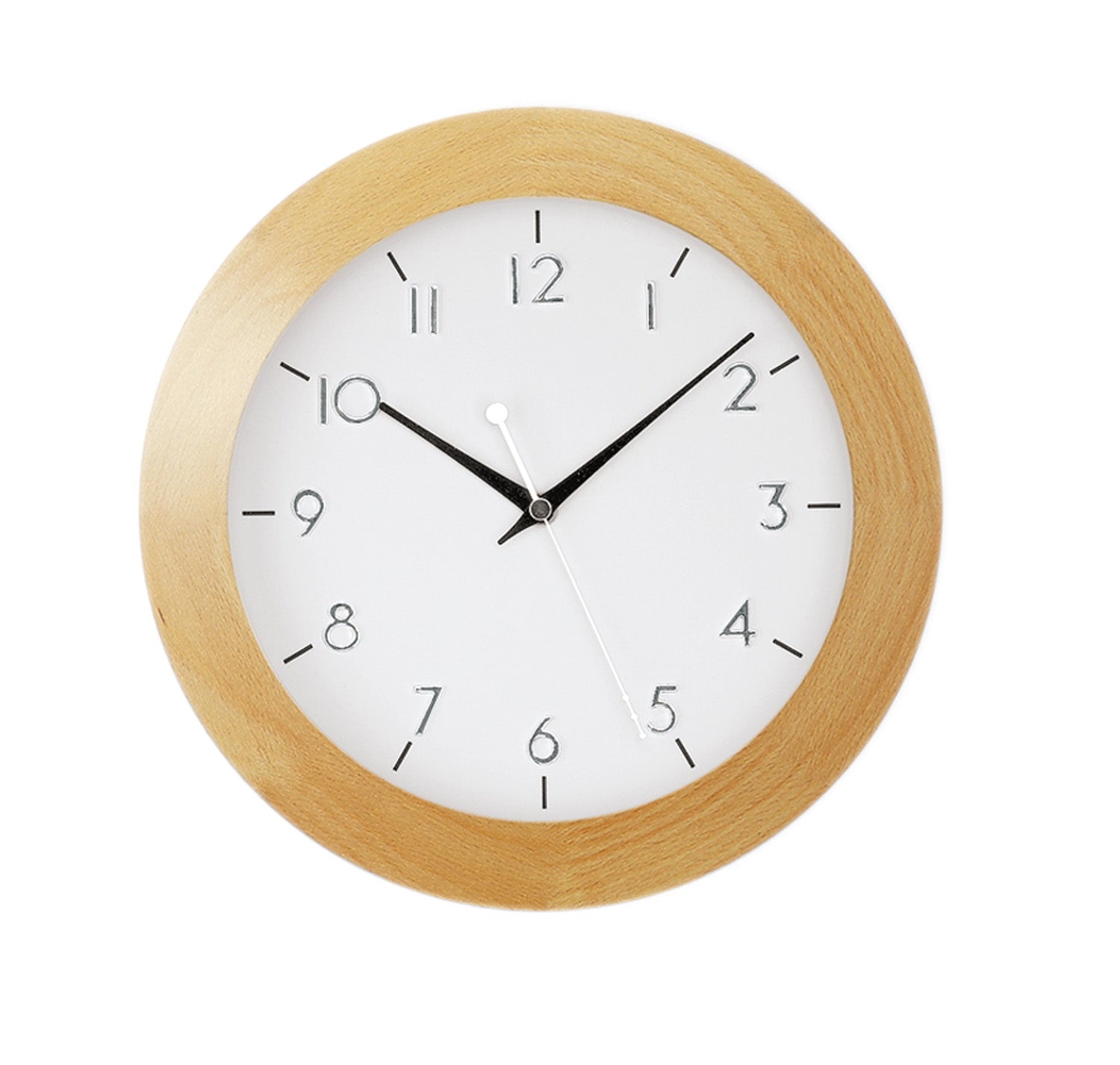 Horloge murale ronde en hêtre avec cadran blanc et aiguilles noires