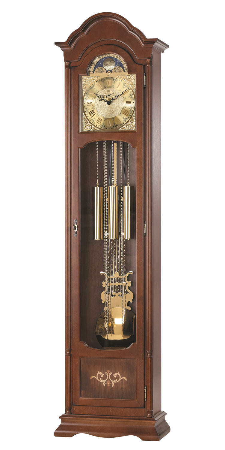 Pendule en noyer avec façade en verre, balancier et cadran doré