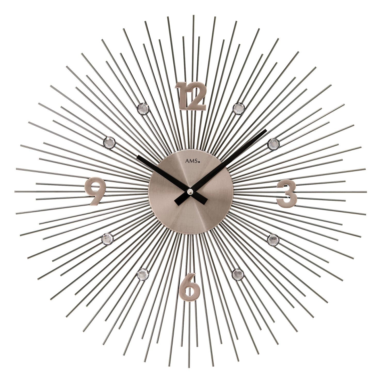 Horloge murale avec cadran anthracite, rayons argentés et chiffres métalliques