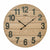 Horloge murale ronde en bois clair avec mouvement à quartz, chiffres appliqués et aiguilles noires