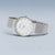 Montre Bering pour femme avec boîtier rond et bracelet milanais argenté