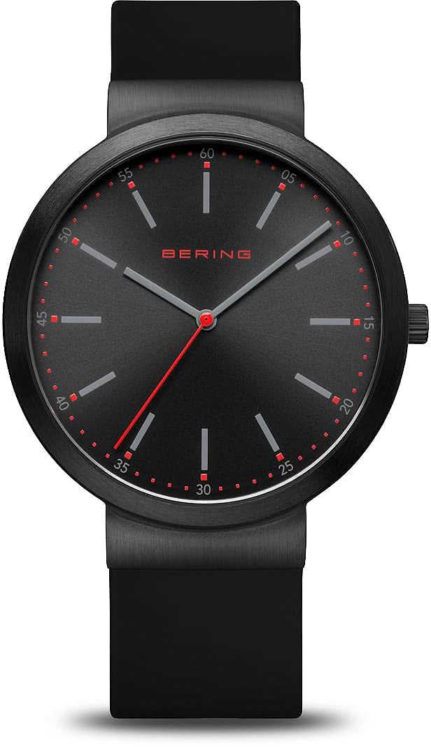 Montre bracelet Bering : cadran noir avec accents rouges, bracelet en silicone noir