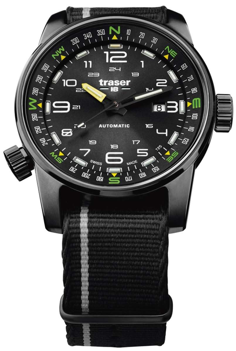Montre homme avec cadran noir, index luminescents verts et bracelet textile noir