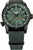 Montre homme avec cadran sombre et index lumineux verts, bracelet textile noir