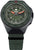 Montre pour homme avec boîtier gris-vert, index lumineux et bracelet en textile vert.