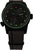Montre habillée pour homme avec cadran noir et index lumineux verts, bracelet en tissu rayé marron et bleu