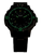 Montre noire pour homme avec aiguilles et index lumineux verts sur cadran sombre