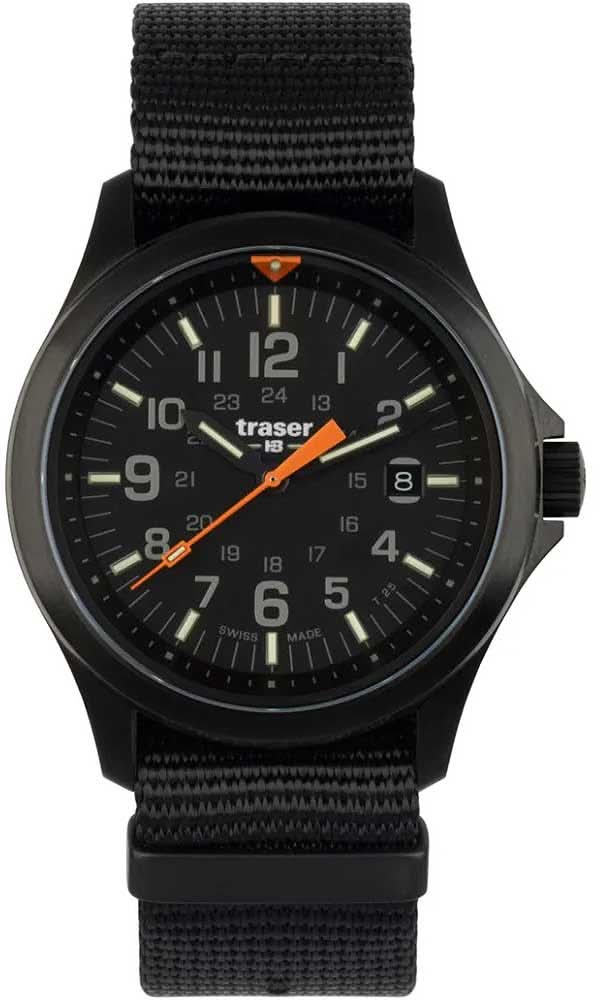 Montre Traser P67 avec bracelet textile noir et cadran noir, aiguilles orange