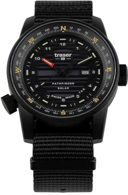 Montre bracelet homme avec cadran noir et bracelet textile noir, Traser Pathfinder Solar