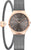 Montre pour femme avec cadran gris foncé, lunette or rose et bracelet milanais, pendentif cœur
