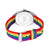 Fond de boîtier de montre avec inscription gravée et bracelet textile arc-en-ciel