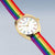 Montre ronde pour homme avec cadran blanc, boîtier doré et bracelet en tissu arc-en-ciel