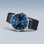 Bering Montre Homme Boîtier Rond Bracelet Maille Bleue, Vue Frontale Diagonale