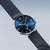 Bering Montre Homme avec cadran bleu et bracelet milanais bleu, vue oblique