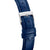 Blaues Lederarmband mit Dornschließe und Ösen an der Herren-Quarzuhr