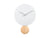 Horloge murale avec cadran blanc et pendule en bois