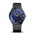 Herrenarmbanduhr mit blauem Zifferblatt, Metallarmband aus Titan, klare Indexe und Logo.