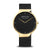 Herrenuhr mit schwarzem Zifferblatt, goldfarbenem Gehäuse und schwarzem Mesharmband
