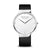 Herrenuhr mit weißem Zifferblatt, silbernem Gehäuse und schwarzem Lederarmband