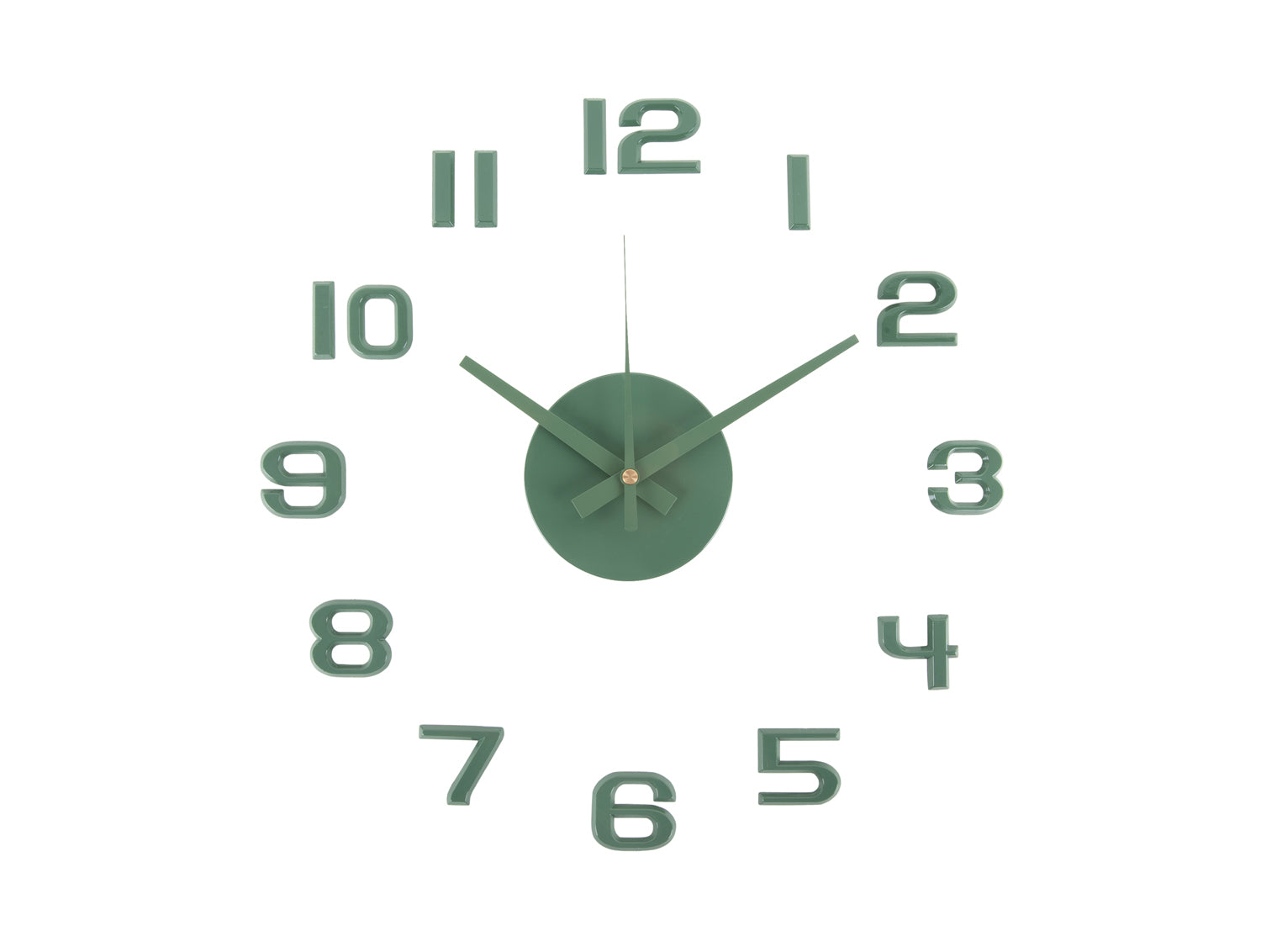 Horloge murale avec grands chiffres et aiguilles verts sur un cadran rond foncé