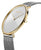 Montre homme avec cadran blanc, aiguilles dorées, couronne à droite et bracelet milanais.