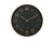 Horloge murale ronde avec cadran noir, chiffres arabes dorés et cadre beige clair