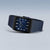 Montre homme avec bracelet milanais bleu foncé et boîtier rectangulaire noir