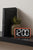 Réveil rétro Karlsson, orange avec affichage numérique lumineux sur support