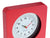 Horloge murale avec boîtier rouge et gros plan du cadran blanc