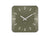 Horloge murale carrée avec cadran vert, aiguilles blanches et index bâtons