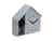 Horloge murale design maison, façade grise avec tête de chien à gauche et aiguilles noires