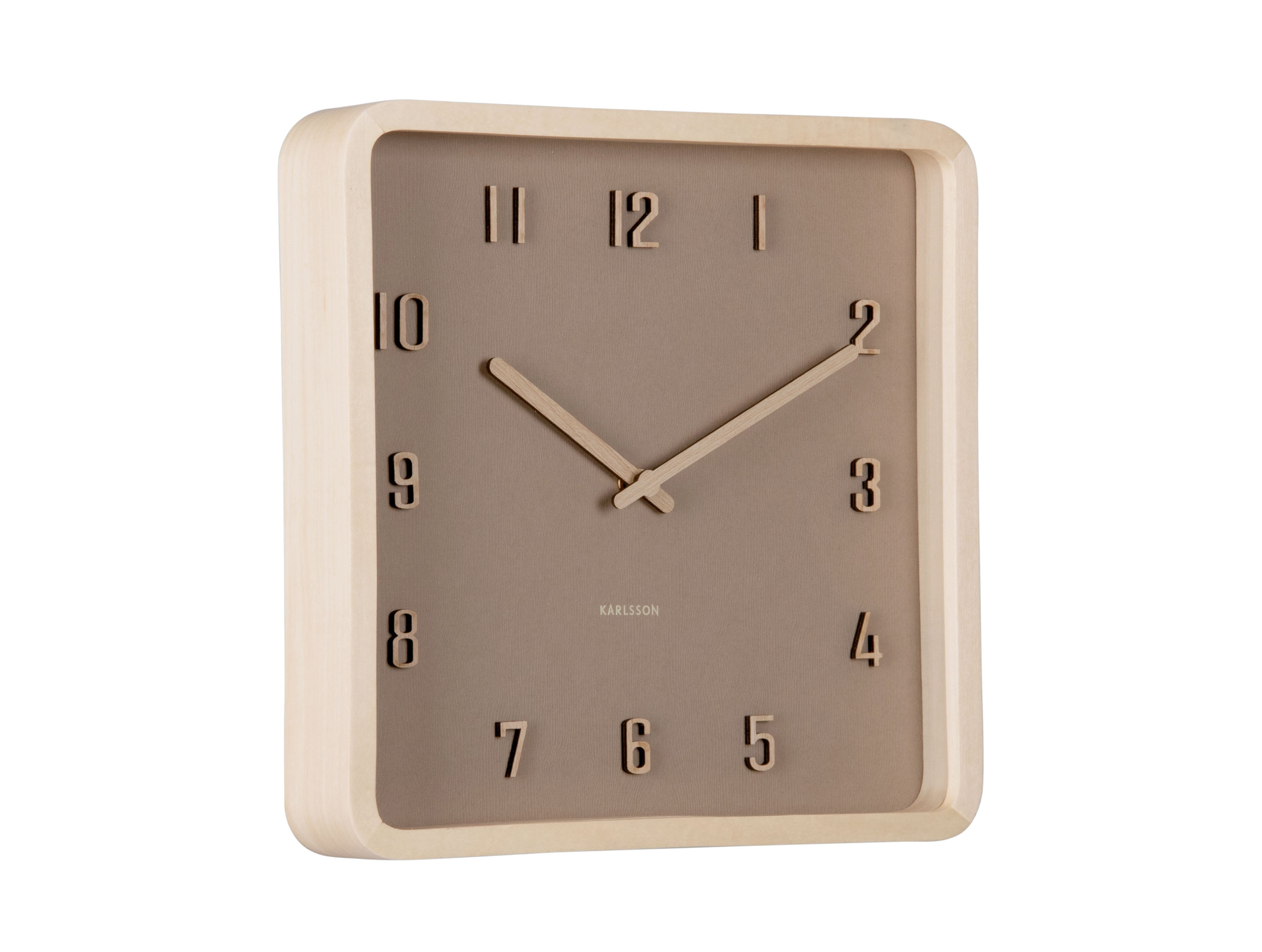 Horloge murale carrée : cadre en bois clair, cadran taupe, aiguilles et chiffres dorés