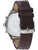 Tommy Hilfiger Herrenarmbanduhr seitlich, braunes Lederarmband mit Metallschnalle, Rückseite sichtbar