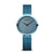Damenuhr mit blauem Mesh-Armband und rundem Gehäuse, blaues Zifferblatt mit Linien