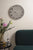 Horloge murale Karlsson gris chaud sur le mur avec des index de bordure arabes et des aiguilles blanches