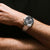 Montre Festina pour homme au poignet, cadran noir, bracelet en acier inoxydable