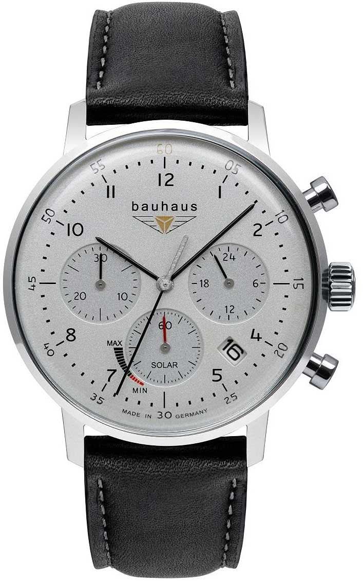 Chrono solaire pour homme avec boîtier argenté, bracelet en cuir noir et cadran beige