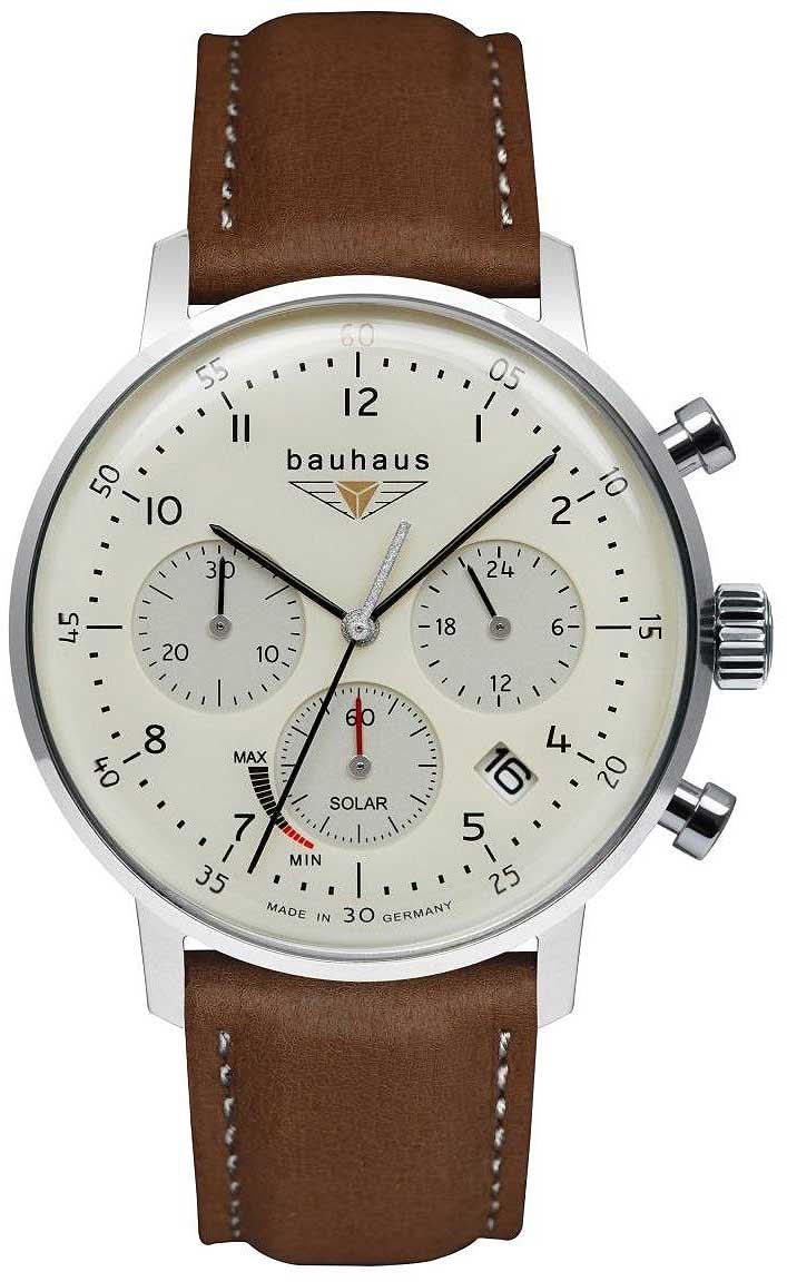 Montre bracelet homme avec bracelet en cuir marron, boîtier argenté et cadran gris, solaire