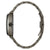 Bulova Herrenuhr seitlich mit geriffelter Krone und Metallarmband, kantiges Gehäuse
