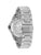 Herrenarmbanduhr: silbernes Gehäuse mit sichtbarer Rückseite im Detail, Metallband.