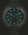 Montre pour homme en titane avec cadran sombre, index lumineux et bracelet en cuir