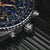 Chronograph-Detail: gerändelte Krone und Drücker am Edelstahlgehäuse