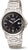 Bracelet de montre argenté pour homme avec cadran noir, aiguilles analogiques et affichage de la date.