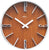 Horloge murale ronde avec cadran aspect bois, cadre argenté, index bâtons et verre